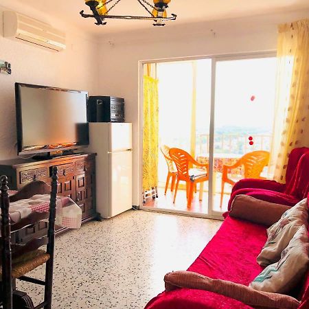 Sylvia 11-M Apartment เอมปูเรียบราบา ภายนอก รูปภาพ
