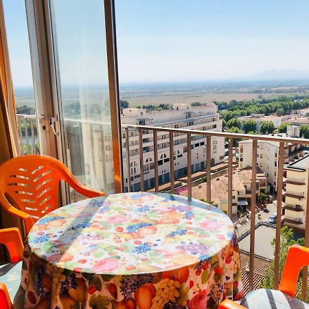 Sylvia 11-M Apartment เอมปูเรียบราบา ภายนอก รูปภาพ