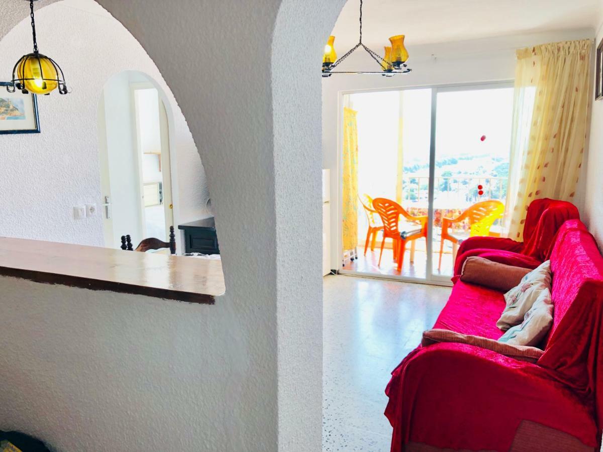 Sylvia 11-M Apartment เอมปูเรียบราบา ภายนอก รูปภาพ